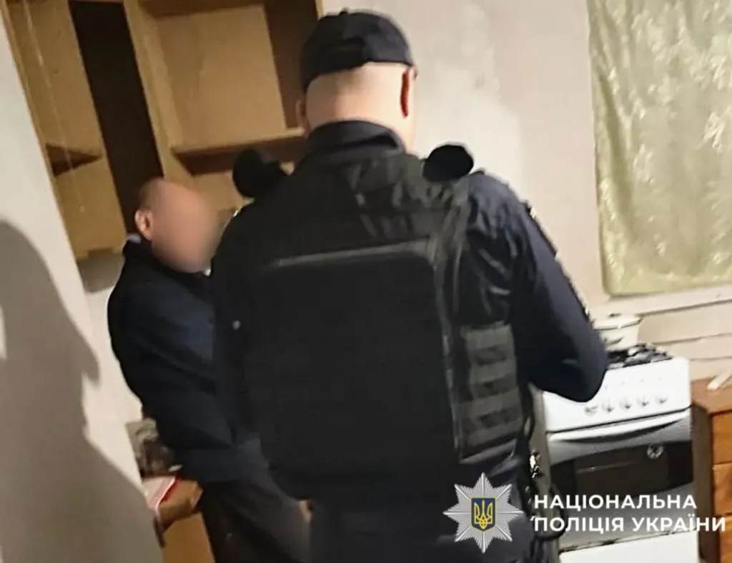 Трагедія на Київщині: 7-річний хлопчик випадково застрелив 6-річну сусідку
