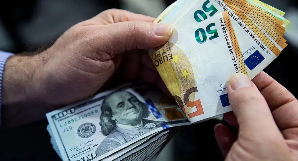 Курс валют на 14 жовтня: долар і євро трохи зросли, злотий залишився стабільним