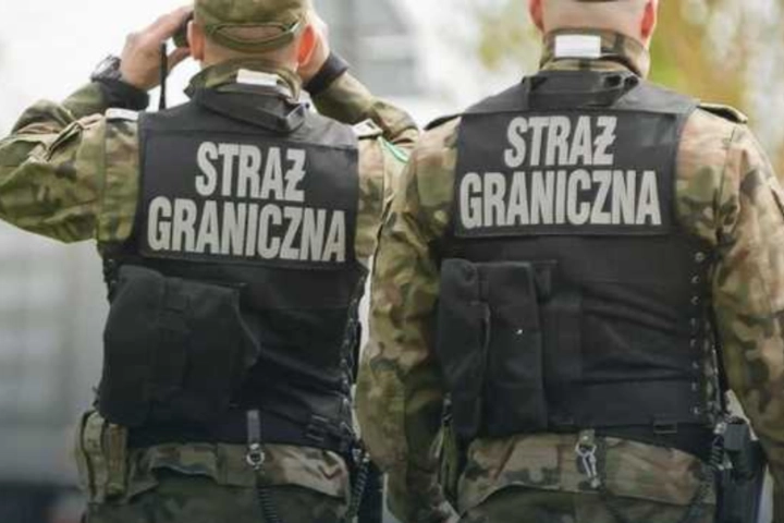 Посилення контролю: У Варшавському аеропорту 6 українцям відмовили у в’їзді до Польщі