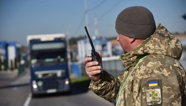Мобілізований адвокат втік від ТЦК, збив прикордонника і прорвався через кордон: гучний скандал на Закарпатті. “Втеча” року стала сенсацією!