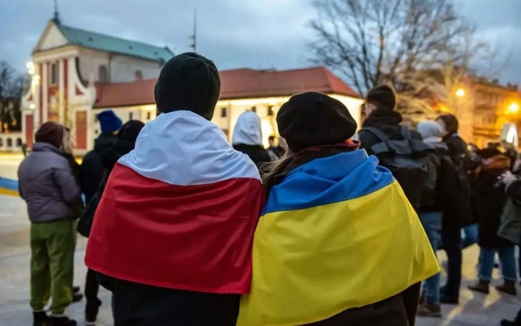 Польща скасувала міжнародний захист для десятків українців: що потрібно знати про перевірки