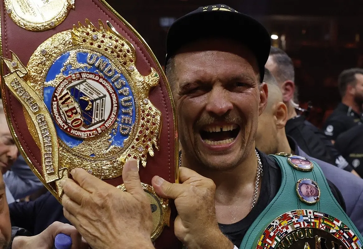 Усик виступив із заявою після відмови від чемпіонського пояса WBO