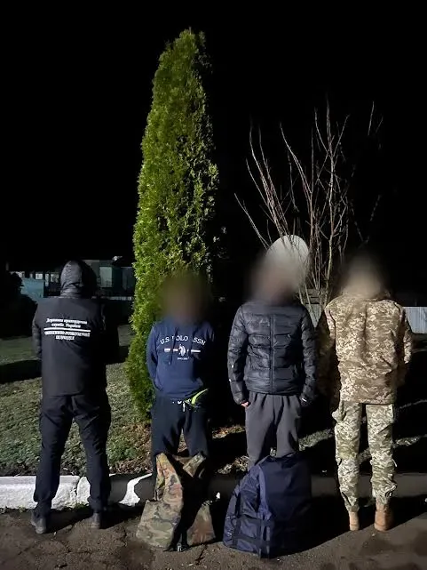Прикордонники зірвали спецоперацію – всіх затримано: 45-річний закарпатець організував “кібер-бізнес” на людях
