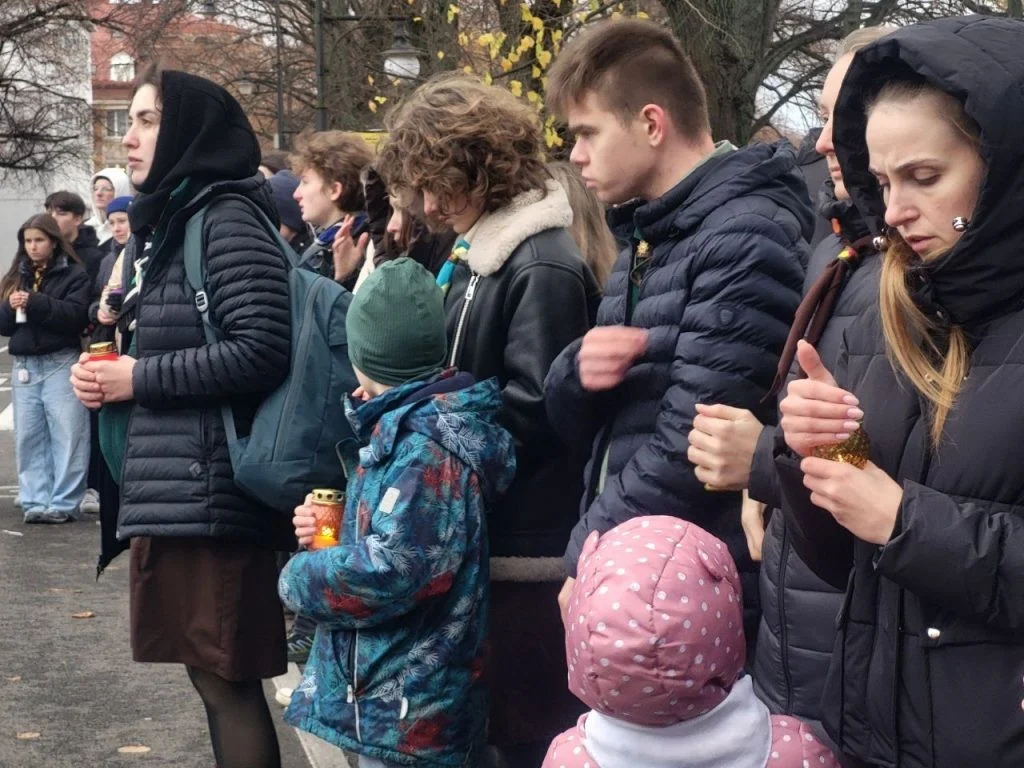 Біля монументу «Свіча пам’яті» в Ужгороді відбувся меморіальний захід