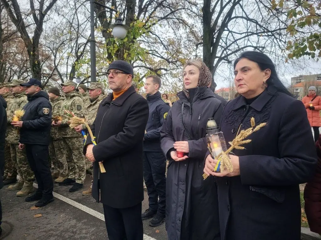 Біля монументу «Свіча пам’яті» в Ужгороді відбувся меморіальний захід