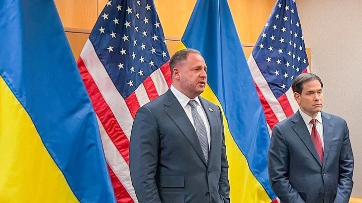 Україна та США узгодили оновлений мирний документ: Єрмак повідомив про прорив у Женеві