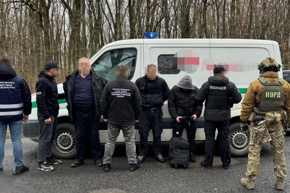 Інкасаторська машина як перепустка за кордон: на Закарпатті викрили схему втечі ухилянтів