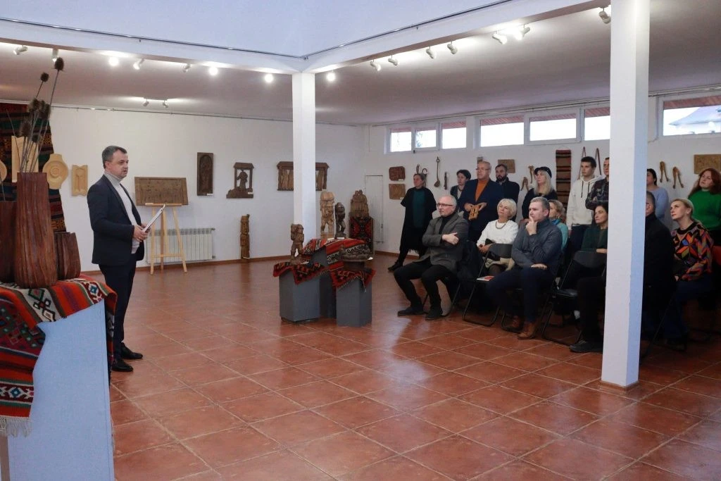 В Ужгороді представили виставку дерев’яних виробів «Від ремесла до мистецтва»