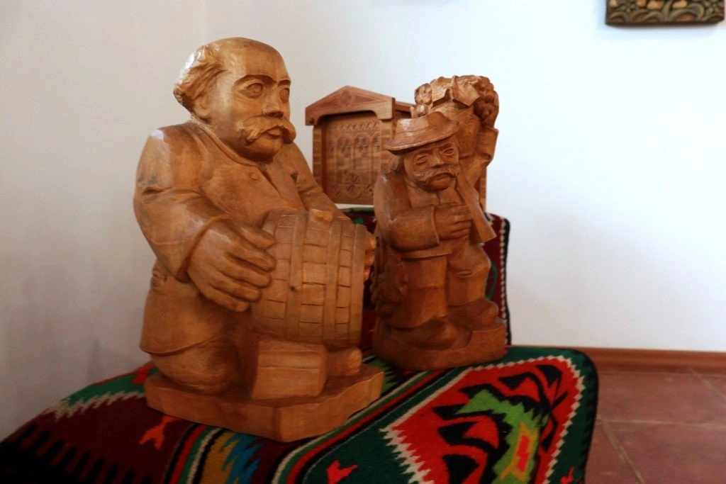 В Ужгороді представили виставку дерев’яних виробів «Від ремесла до мистецтва»