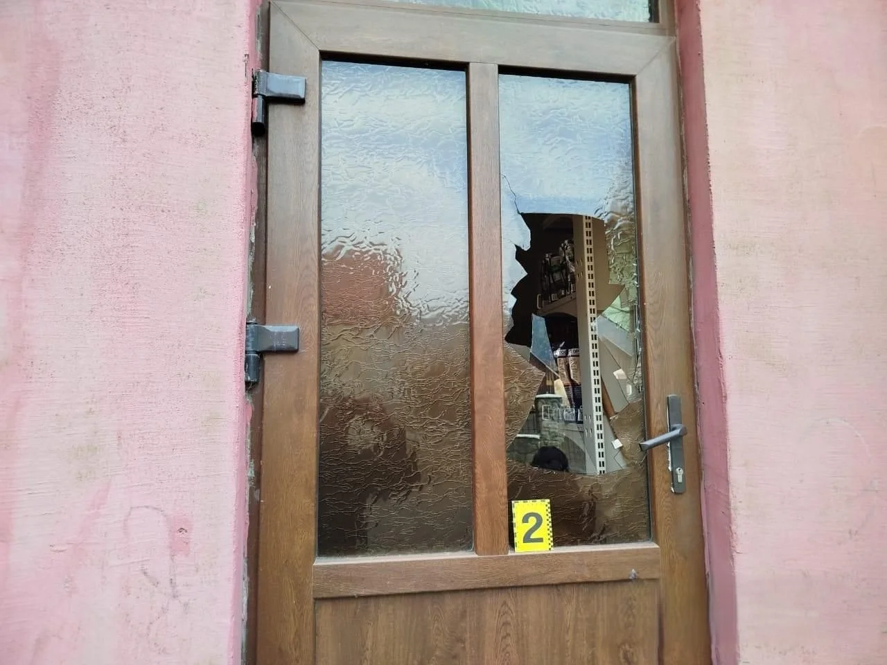 У селі Богдан затримали 18-річного зловмисника, який обікрав місцевий магазин