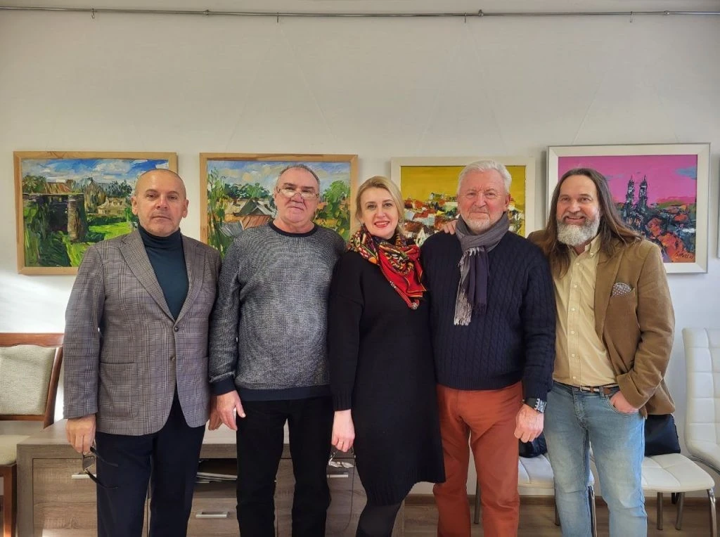 Виставку «Місто» представили закарпатські митці у Генконсульстві Словаччини в Ужгороді
