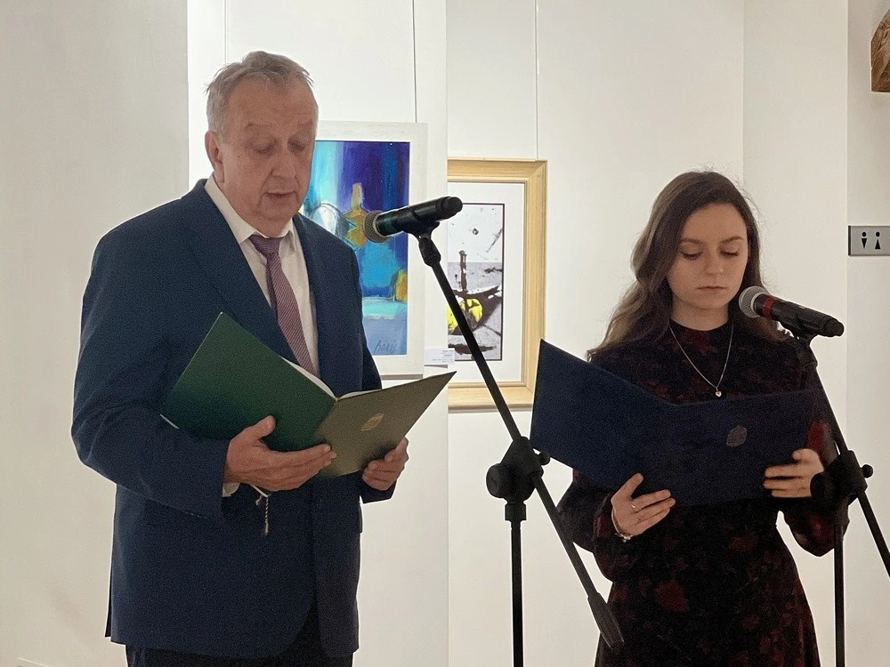 У Мукачеві відкрилася спільна виставка художників-членів Культурно-мистецького товариства «Карпати»