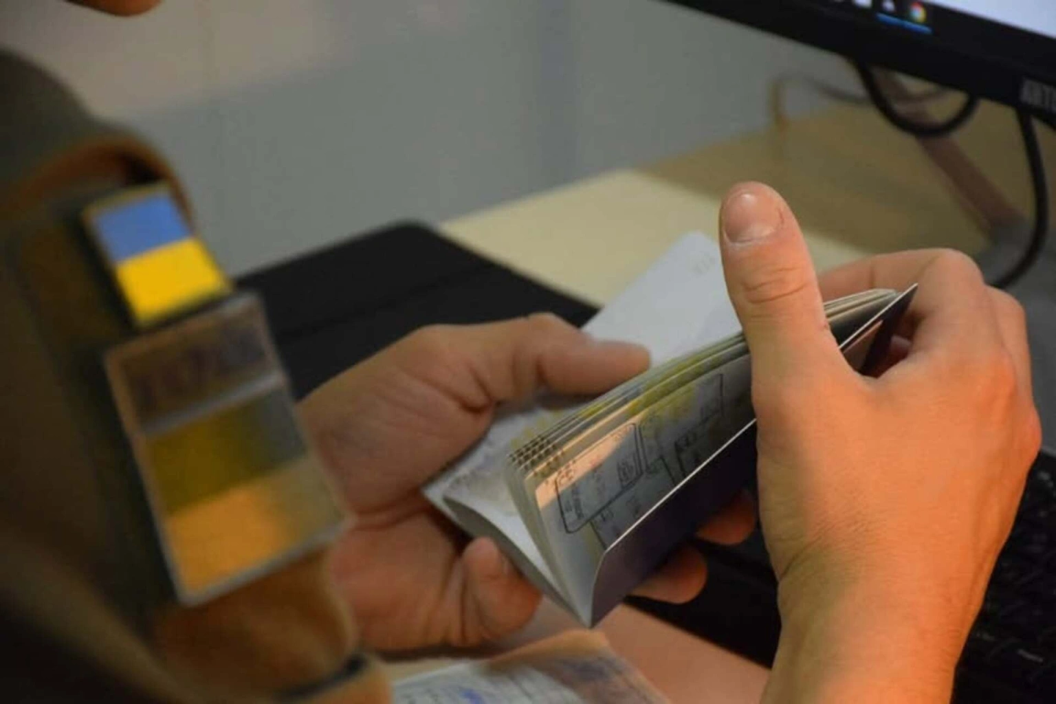 Спроба виїзду до Словаччини з фальшивими довідками завершилася відмовою на кордоні