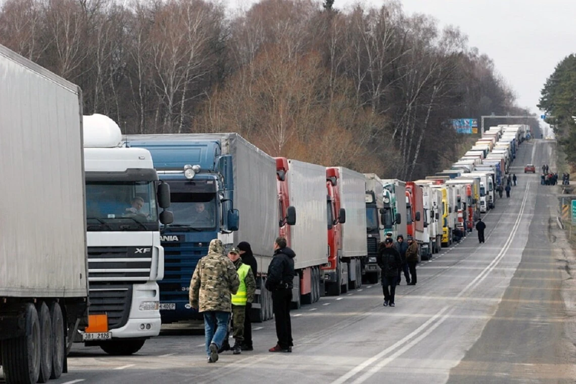 Польські порти без вантажів: бізнес попереджає про втрати через блокування українського транзиту