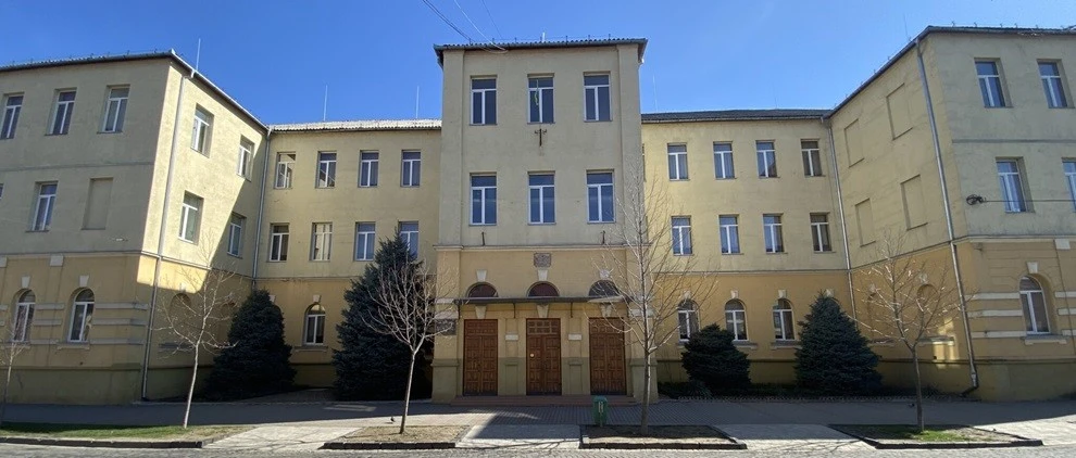 300 мільйонів для шкіл: Мукачево закладає стабільні виплати педагогам на 2026 рік