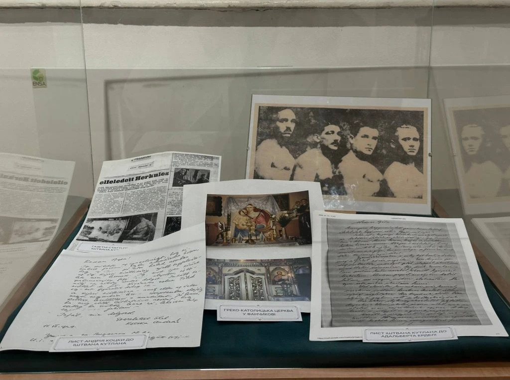 Повернення художника Тиси: в Ужгородському замку відкрили виставку Іштвана Кутлана