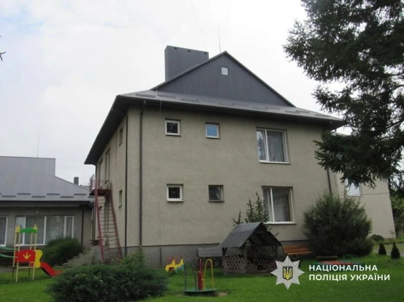 Ремонт даху дитсадка у Сваляві – підозра через можливе привласнення 1,4 млн грн