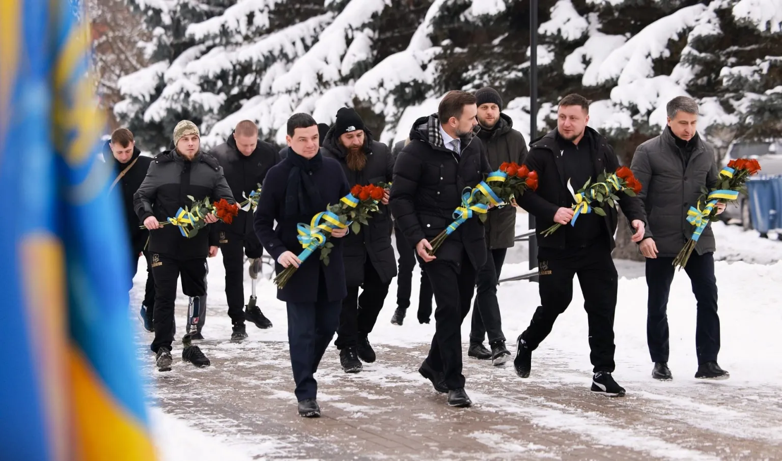 На Пагорбі Слави в Ужгороді вшанували полеглих захисників і говорили з ветеранами про підтримку