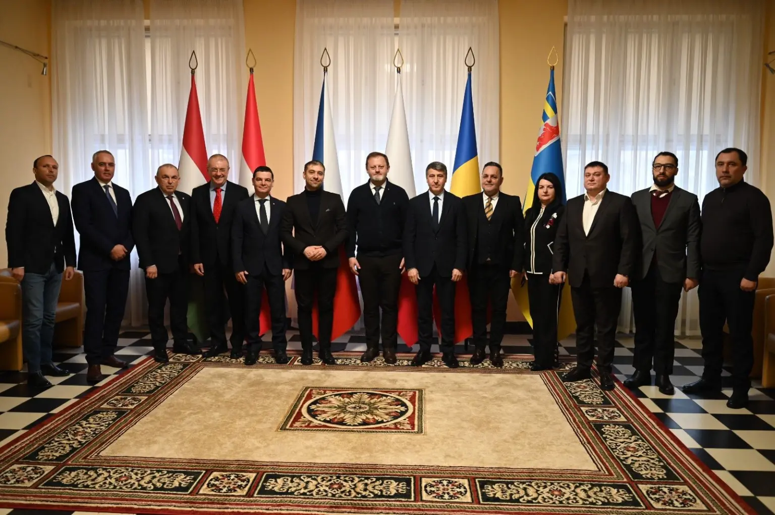 Закарпаття та Румунія звірили спільні плани: нові пункти пропуску, міст і маршрути