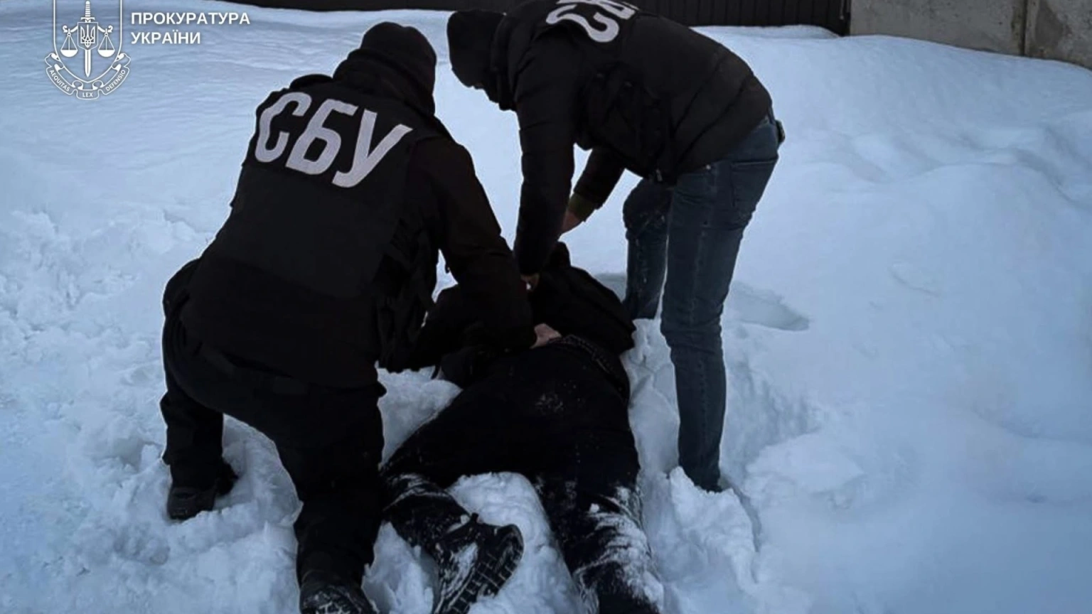 Полювання за наслідками ударів «Орешніком»: на заході України заарештували двох агентів рф