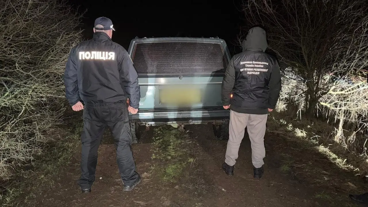 Постріли на кордоні: закарпатські прикордонники зупинили «тур» до Угорщини за 55 тисяч доларів