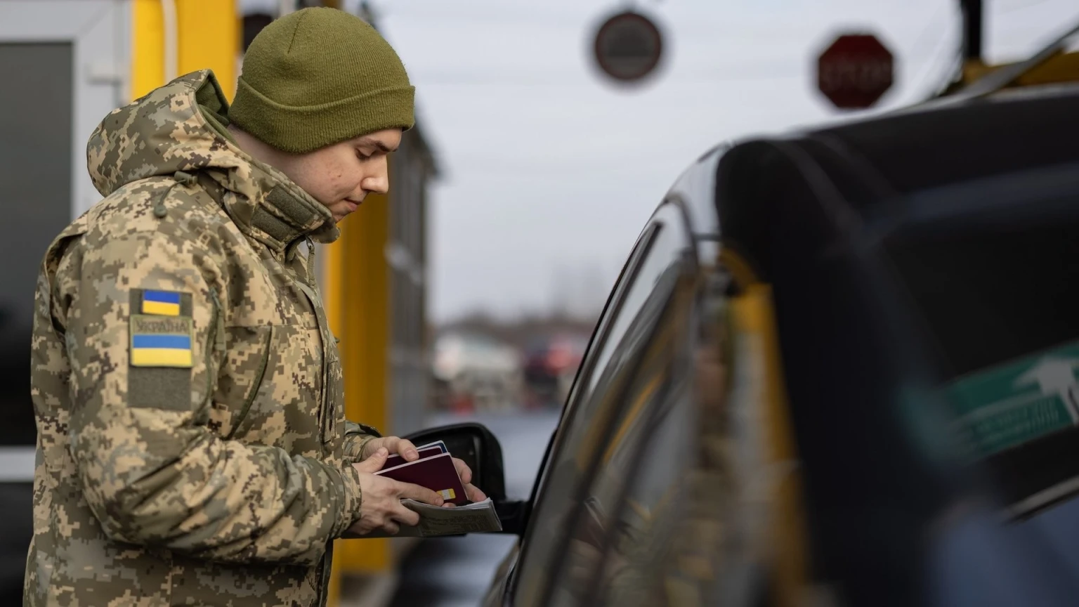 На кордонах Закарпаття зафіксували черги: актуальна ситуація на контрольно-пропускних пунктах
