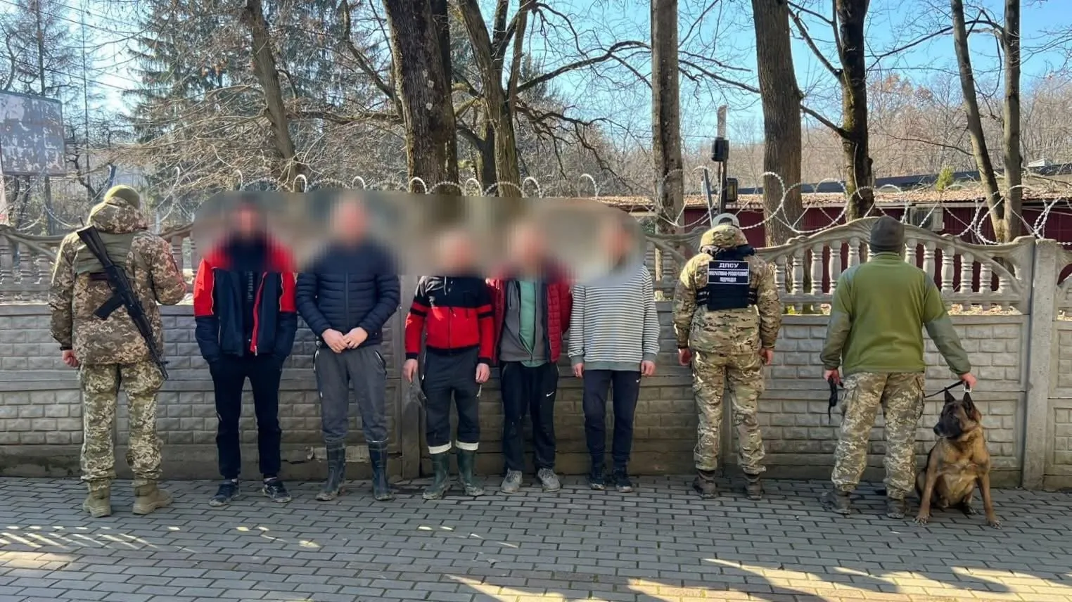 Замість будівництва – єврозарплата: на кордоні зі Словаччиною зупинили групу «відпочивальників»