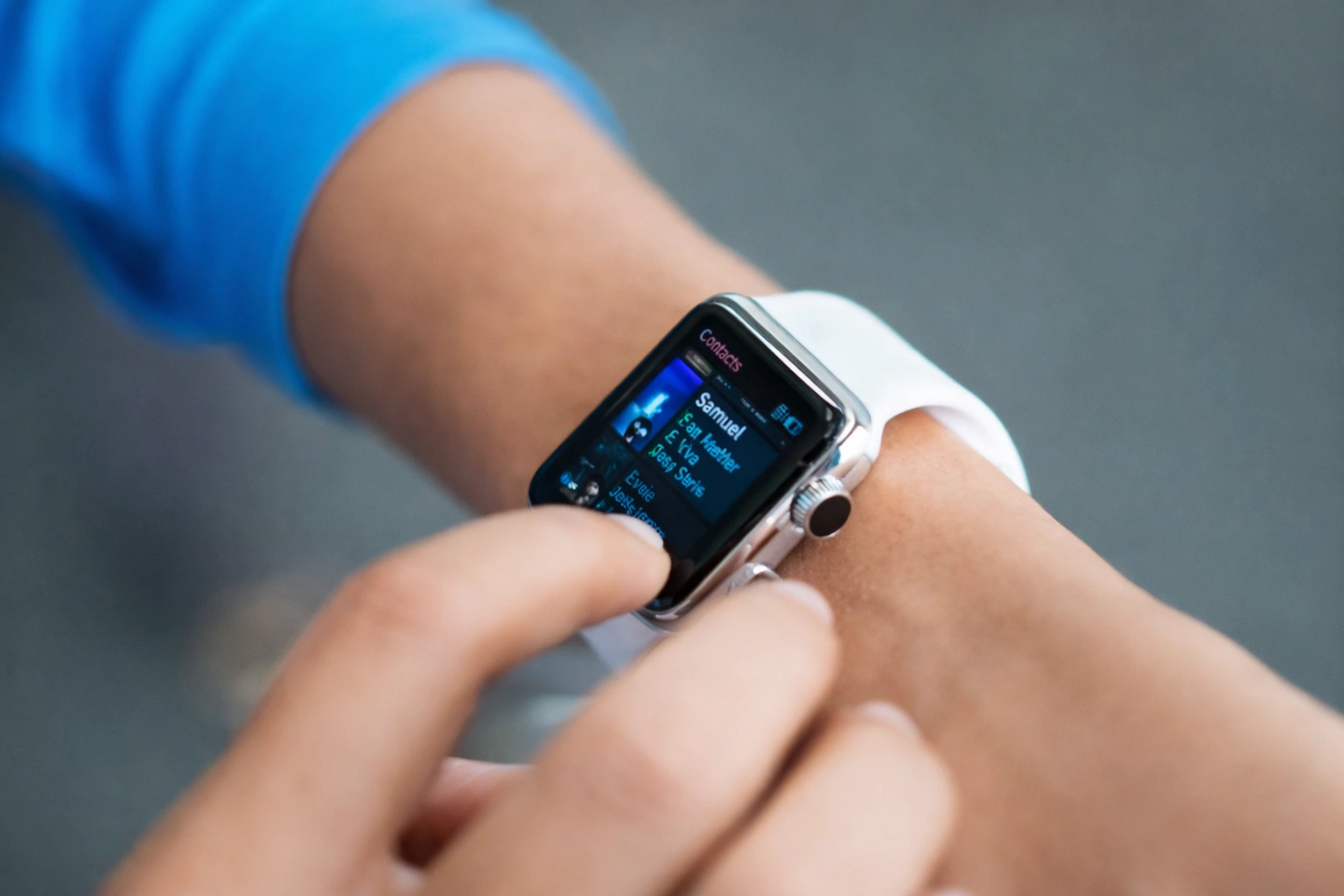 Як правильно від’єднати браслет Apple Watch і не зламати кріплення