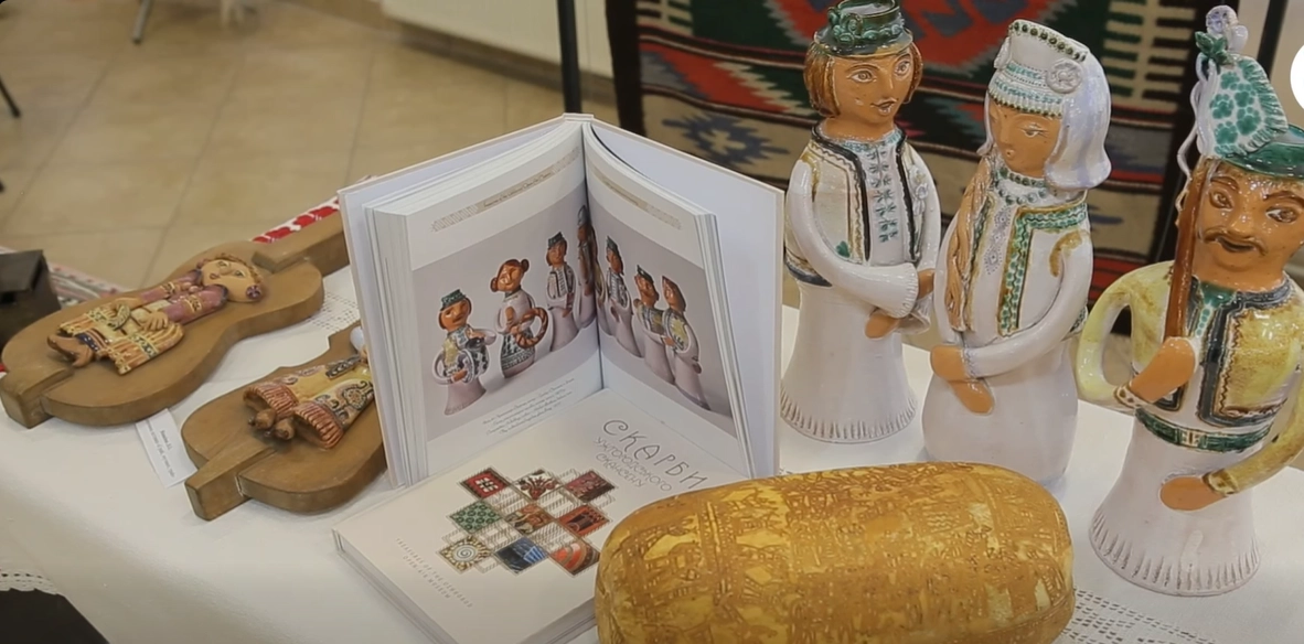 «Скарби ужгородського скансену»: унікальну колекцію народної спадщини презентували в новому форматі