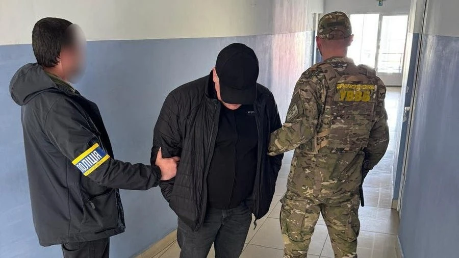 Спроба “вирішити питання” за 2000 доларів закінчилась арештом: на Волині затримали чоловіка з польським паспортом