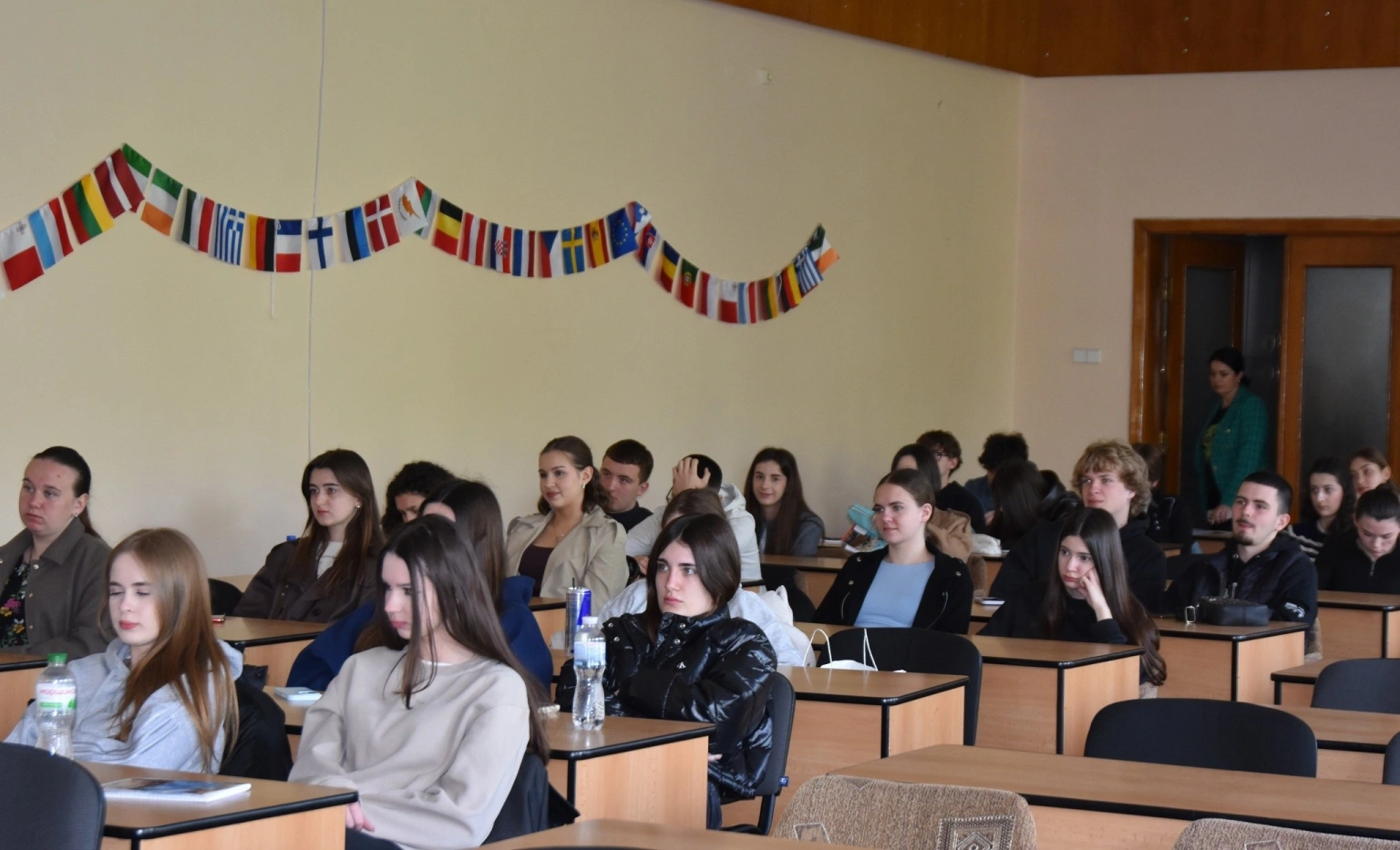Аналітичне мислення та кар’єра: Андрій Шекета провів лекцію для першокурсників УжНУ