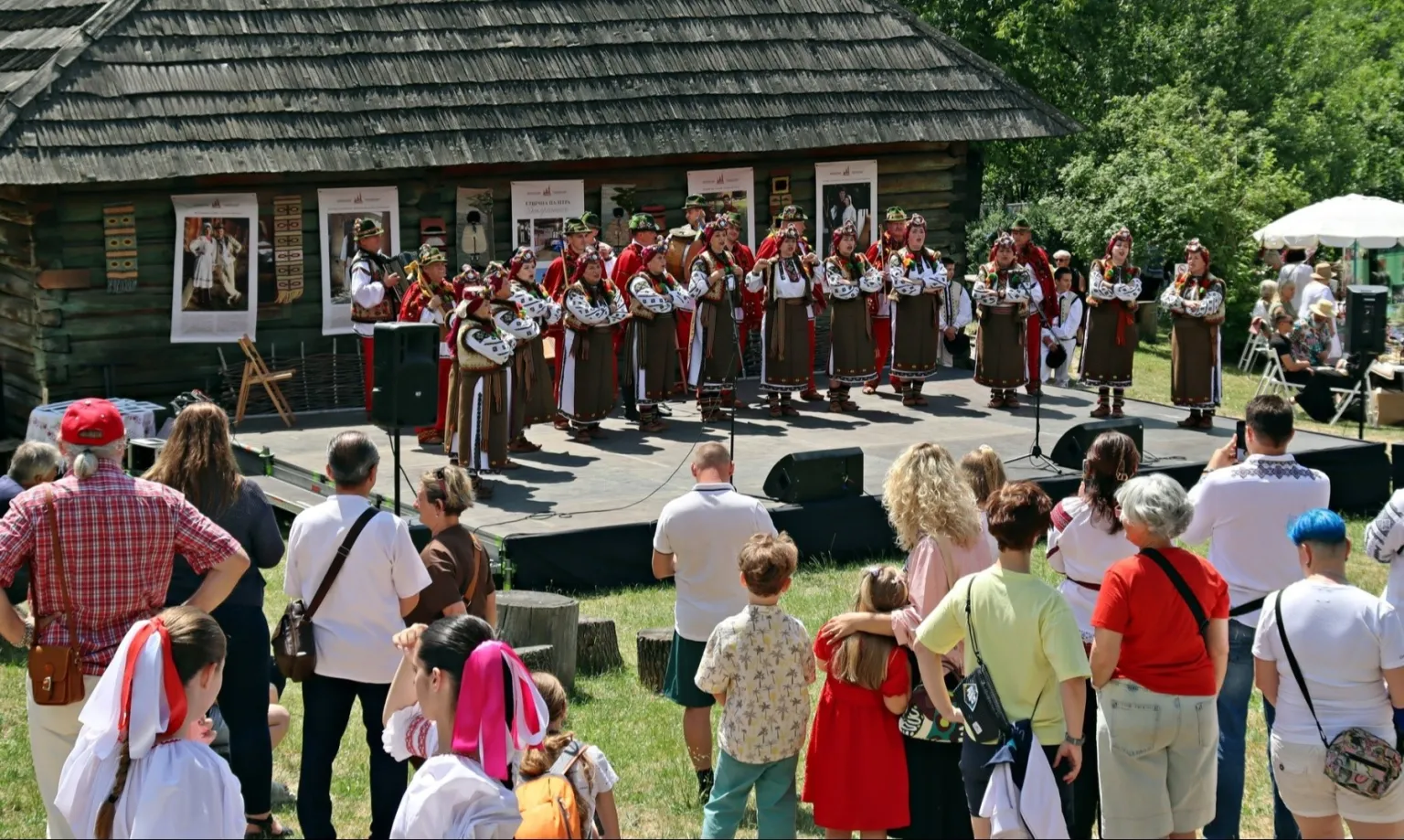 Культурне розмаїття в Ужгороді: стартує масштабний міжнародний фольклорний фестиваль