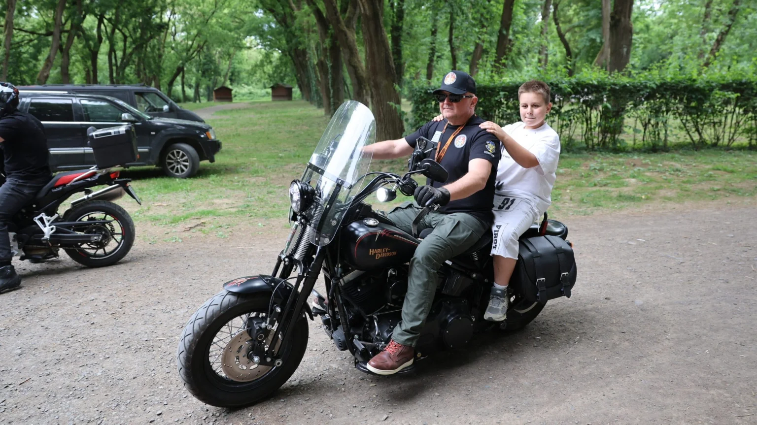 Катання за донат: в Ужгороді байкери організували благодійне свято для збору коштів дитячому будинку