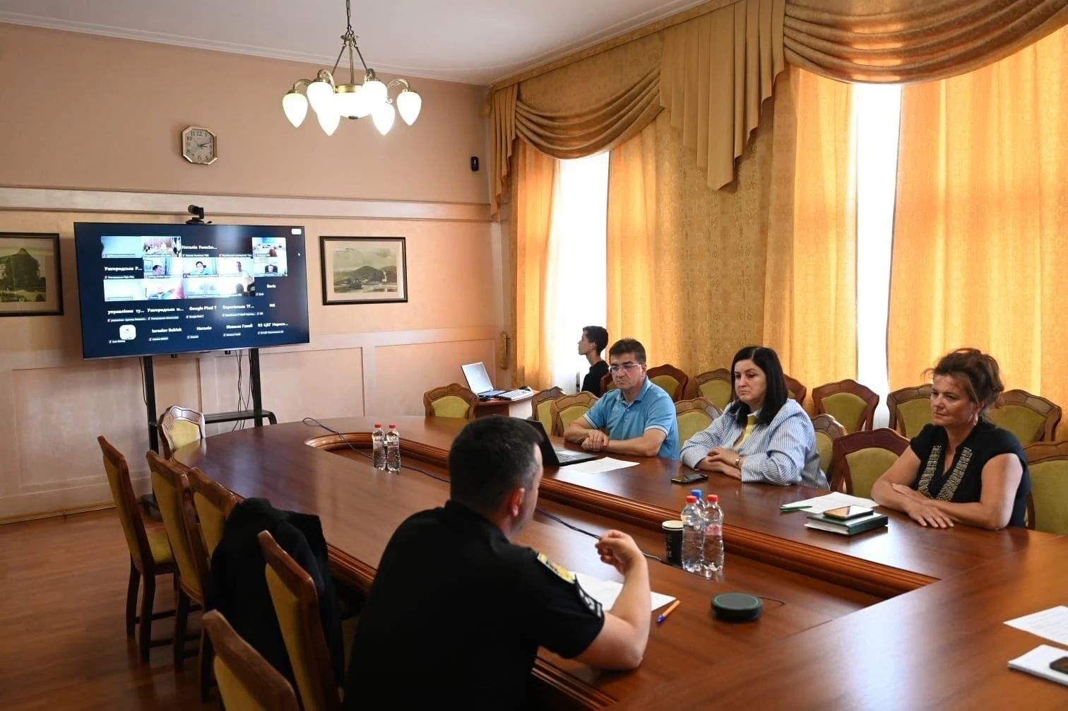 Закарпатські підприємці вчаться протидіяти новітнім цифровим злочинам