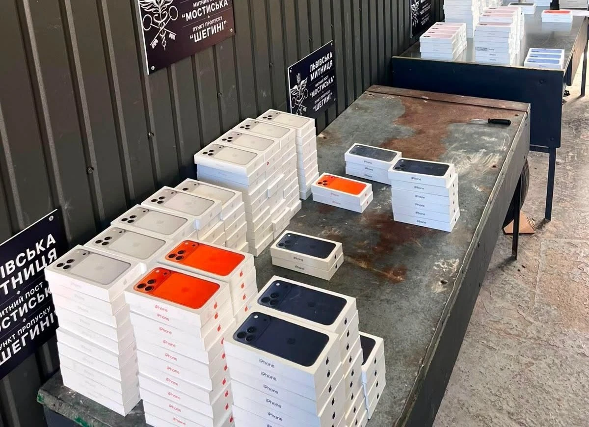 Прикордонники конфіскували партію техніки Apple на суму майже 850 тисяч гривень