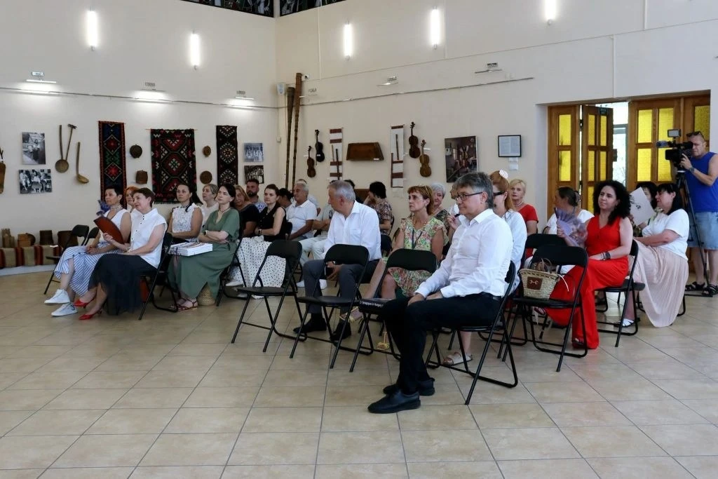 Дві виставки до 56-річчя Закарпатського скансену