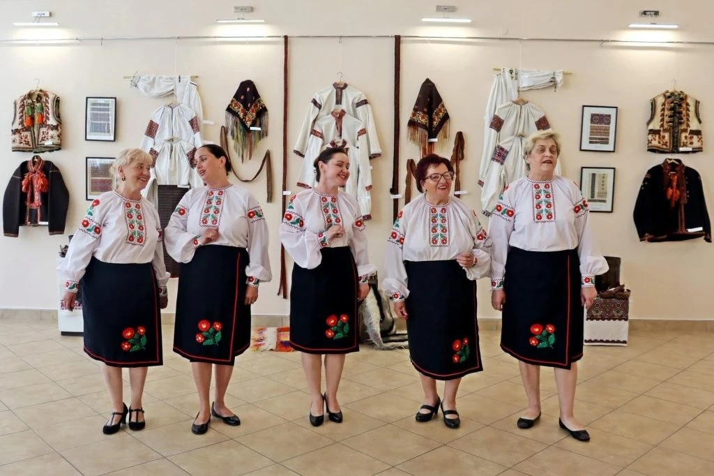 Дві виставки до 56-річчя Закарпатського скансену